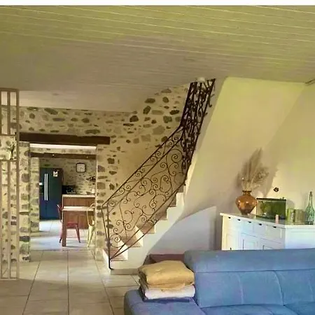 Belle Maison De Pierre Pour 10p, 4ch, Piscine Privative, Grand Jardin Clos 度假居