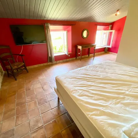 Belle Maison De Pierre Pour 10p, 4ch, Piscine Privative, Grand Jardin Clos Alba-la-Romaine